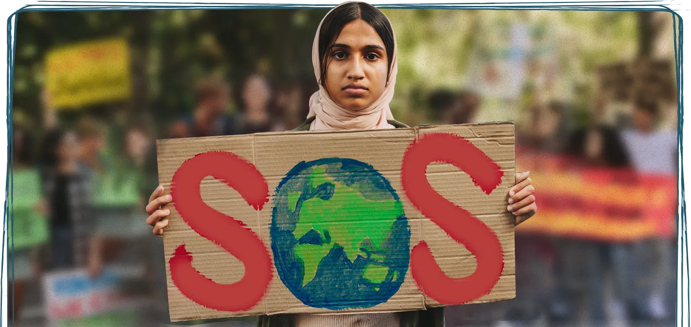 Une fille coiffée d’un hijab tenant une pancarte marquée S.O.S. Le O est formé d’une planète Terre.